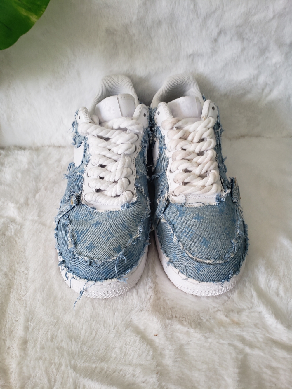 Nike Man Denim-Look Sneakers in White and Light Blue